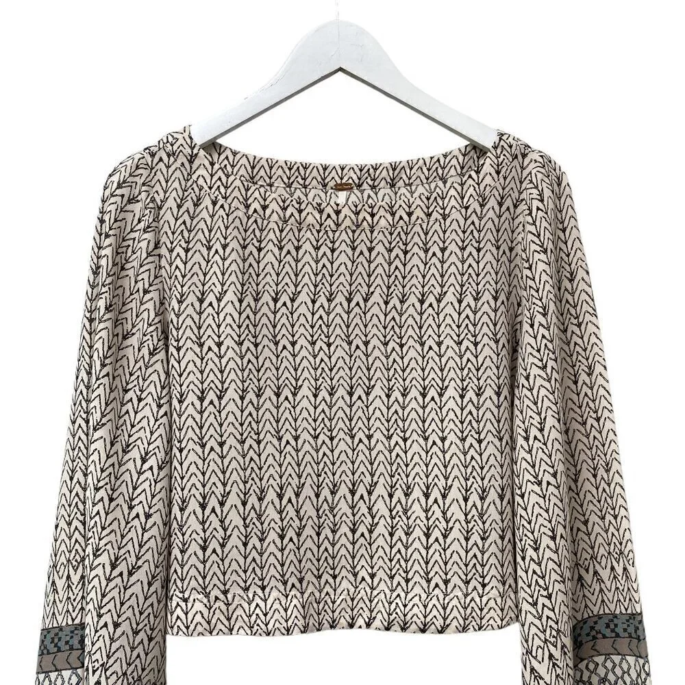 FREE PEOPLE Crop Blouse Size Small Boho Print Cream Stars Aligned Flowy Sleeves
